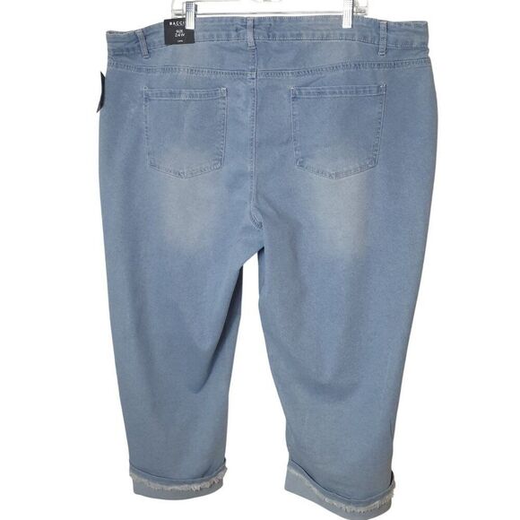 Baccini Womens Plus Capri Jeans 24W Light Blue Frayed Hem Denim Comfy Slimming - Picture 4 of 8